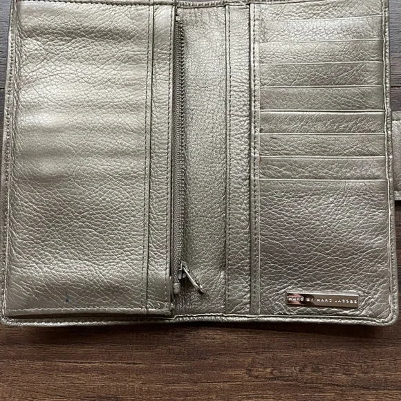 Marc Jacobs handbag and matching wallet - Picture 4 of 7